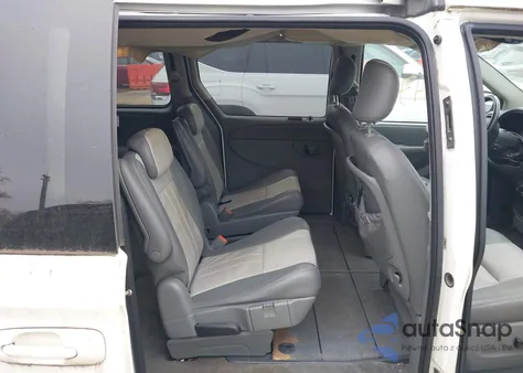 2006 Dodge Grand Caravan Sxt z USA, uszkodzony, nr VIN 2D4GP44L26R698974